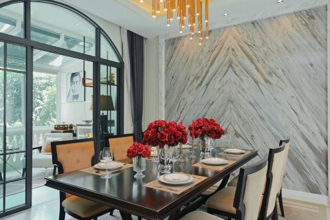 Casa de 4 dormitorios en Bangkok, Tailandia № 180688 - foto 14