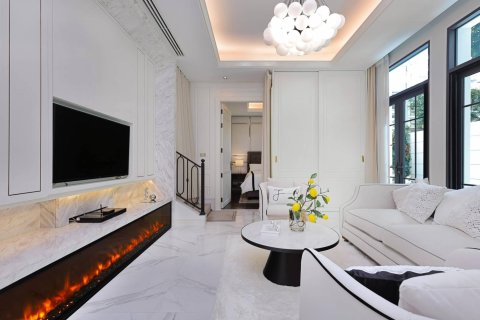 Casa de 4 dormitorios en Bangkok, Tailandia № 180688 - foto 16