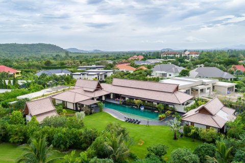 Casa de 6 dormitorios en Hua Hin, Tailandia № 180689