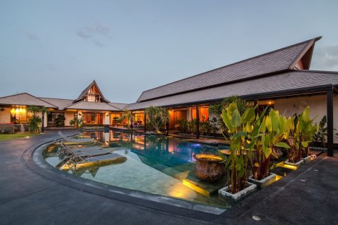 Casa de 6 dormitorios en Hua Hin, Tailandia № 180689 - foto 30