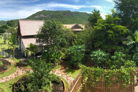 Casa de 6 dormitorios en Hua Hin, Tailandia № 180689 - foto 9