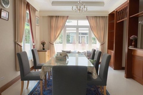 Casa de 4 dormitorios en Suan Luang, Bangkok, Tailandia № 172773 - foto 6