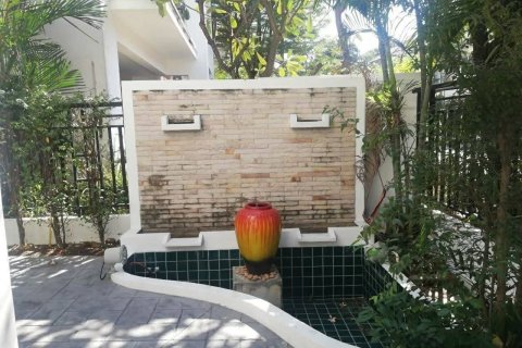 Casa de 4 dormitorios en Nonthaburi, Tailandia № 148440 - foto 14