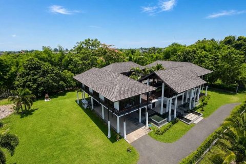 Casa de 5 dormitorios en Chiang Mai, Tailandia № 183020