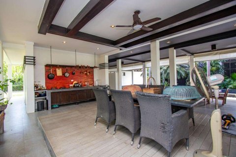 Casa de 5 dormitorios en Chiang Mai, Tailandia № 183020 - foto 2