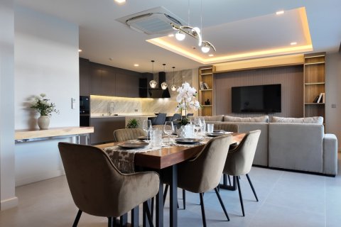 Apartment in Pattaya, Thailand 4 rooms № 183022