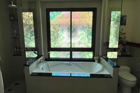 Adosado de 4 dormitorios en Phuket, Tailandia № 159408 - foto 8