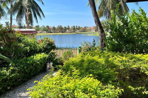 Adosado de 4 dormitorios en Phuket, Tailandia № 159408 - foto 11