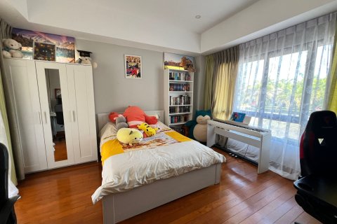 Adosado de 4 dormitorios en Phuket, Tailandia № 159408 - foto 9