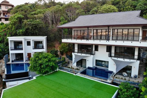 Villa in Phuket, Thailand 9 bedrooms № 140714