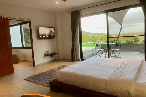 Chalet de 9 dormitorios en Phuket, Tailandia № 140714 - foto 11