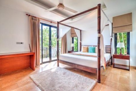 Chalet de 3 dormitorios en Surat Thani, Tailandia № 202897 - foto 3
