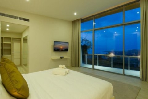 Chalet de 4 dormitorios en Surat Thani, Tailandia № 202896 - foto 5