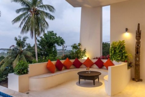 Chalet de 3 dormitorios en Surat Thani, Tailandia № 202895 - foto 4