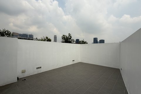 Condominio de 2 dormitorios en Sathon, Bangkok, Tailandia № 201295 - foto 18