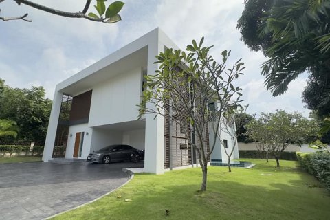 House in Pattaya, Thailand 4 bedrooms № 116809