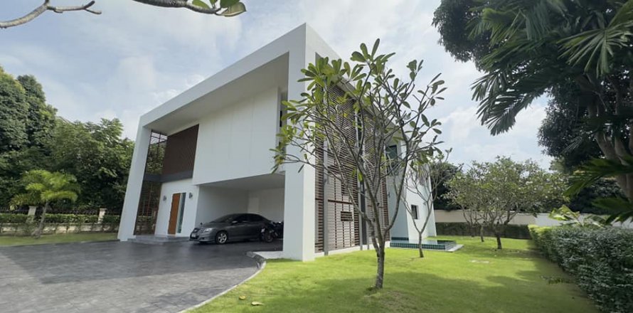 Casa de 4 dormitorios en Pattaya, Tailandia № 116809