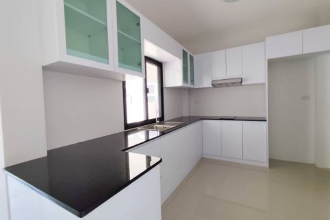 Casa de 2 dormitorios en Bang Sare, Tailandia № 116811 - foto 8