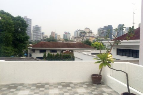 Adosado de 3 dormitorios en Bangkok, Tailandia № 143469 - foto 9