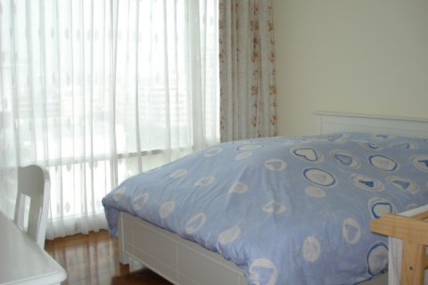Condo in Bangkok, Thailand, 2 bedrooms № 143467 - photo 3