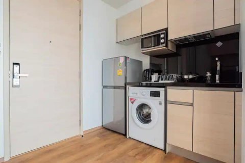 Estudio en el condominio en Bangkok, Tailandia № 143473 - foto 6