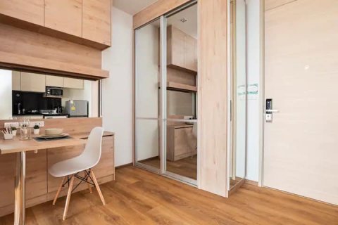 Estudio en el condominio en Bangkok, Tailandia № 143473 - foto 3