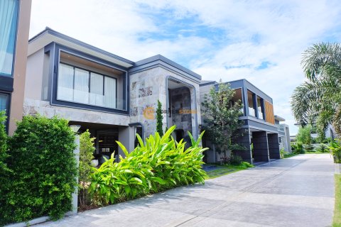 Studio in Pattaya, Thailand № 179064
