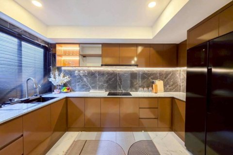 Chalet de 5 dormitorios en Pattaya, Tailandia № 172856 - foto 7