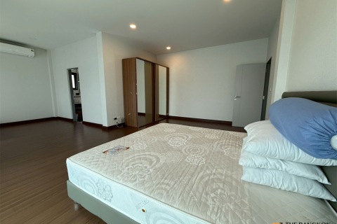 Haus in Bangkok, Thailand 4 Schlafzimmer № 190243 - Foto 3
