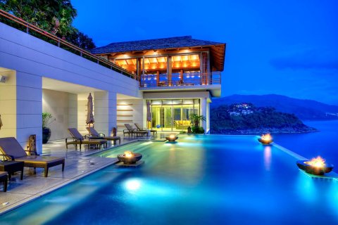 House in Phuket, Thailand 4 bedrooms № 181091