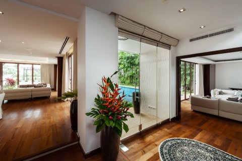 Casa de 5 dormitorios en Ko Kaeo, Tailandia № 181088 - foto 3