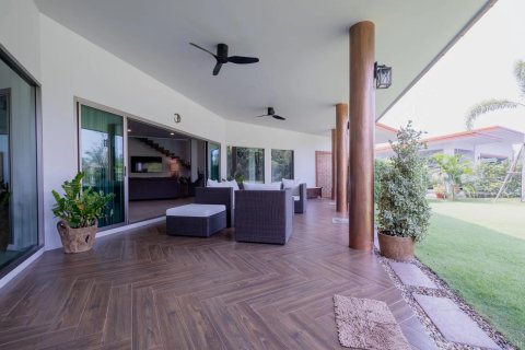 Villa in Chiang Mai, Thailand 4 bedrooms № 191297 - photo 14