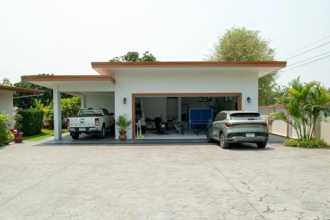 Villa in Chiang Mai, Thailand 4 bedrooms № 191297 - photo 23