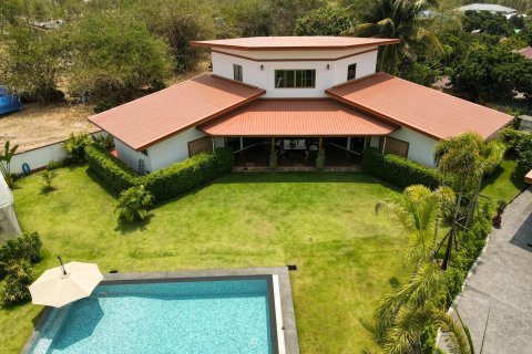 Villa in Chiang Mai, Thailand 4 bedrooms № 191297