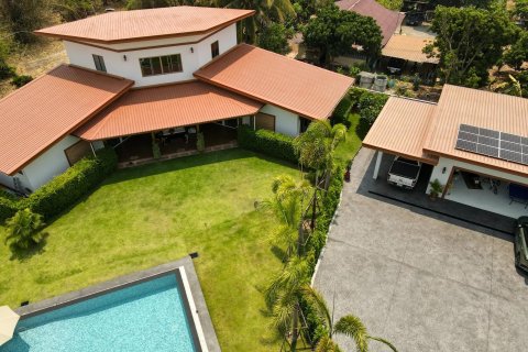 Villa in Chiang Mai, Thailand 4 bedrooms № 191297 - photo 2