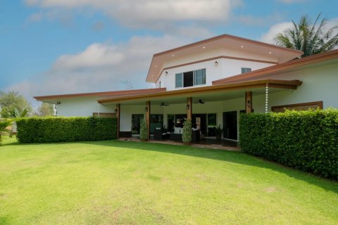 Villa in Chiang Mai, Thailand 4 bedrooms № 191297 - photo 5