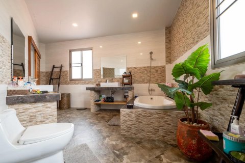 Villa in Chiang Mai, Thailand 4 bedrooms № 191297 - photo 25