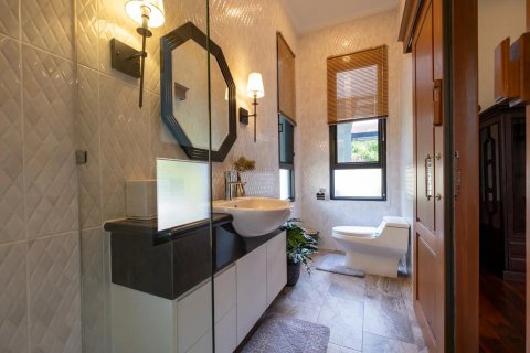 Villa in Chiang Mai, Thailand 4 bedrooms № 191296 - photo 29