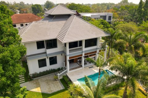 Villa in Chiang Mai, Thailand 4 bedrooms № 191296 - photo 3
