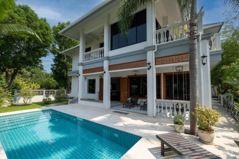 Villa in Chiang Mai, Thailand 4 bedrooms № 191296
