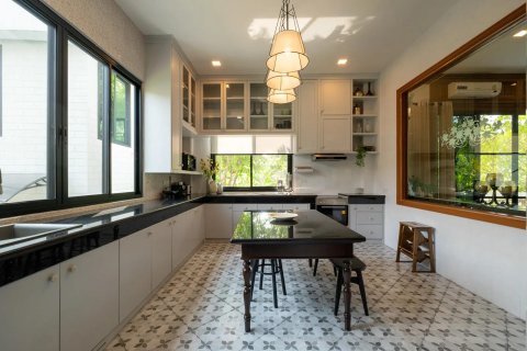 Villa in Chiang Mai, Thailand 4 bedrooms № 191296 - photo 13