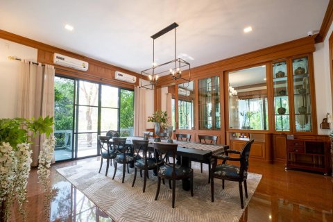Villa in Chiang Mai, Thailand 4 bedrooms № 191296 - photo 11