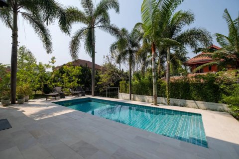 Villa in Chiang Mai, Thailand 4 bedrooms № 191296 - photo 6