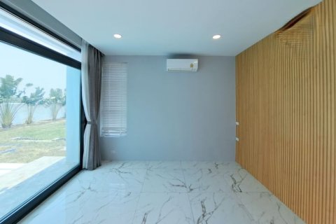 Casa de 3 dormitorios en Pattaya, Tailandia № 157650 - foto 4