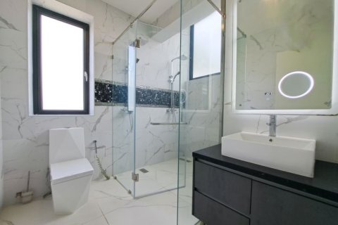 Casa de 3 dormitorios en Pattaya, Tailandia № 157650 - foto 6