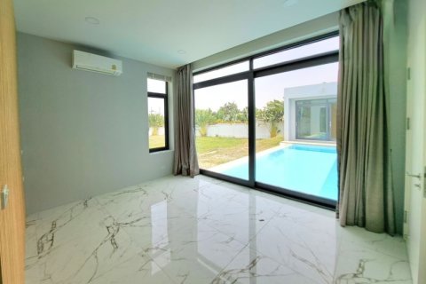 Casa de 3 dormitorios en Pattaya, Tailandia № 157650 - foto 13