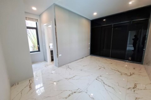 Casa de 3 dormitorios en Pattaya, Tailandia № 157650 - foto 8