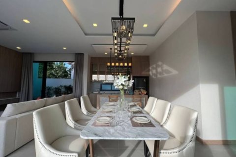 Casa de 3 dormitorios en Pattaya, Tailandia № 157651 - foto 13