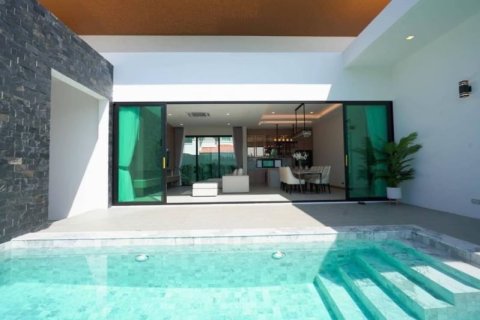 Casa de 3 dormitorios en Pattaya, Tailandia № 157651 - foto 3