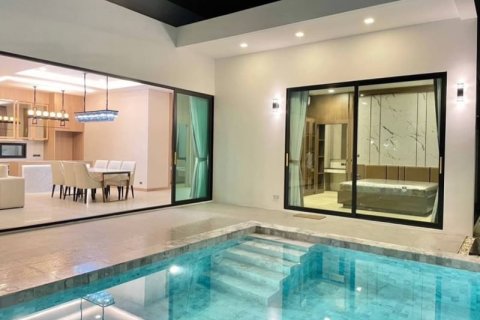 Casa de 3 dormitorios en Pattaya, Tailandia № 157651 - foto 7
